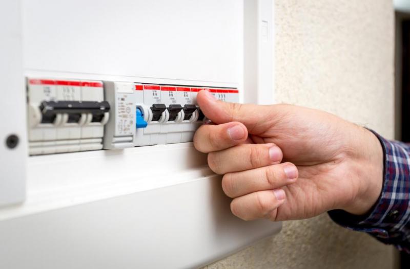 Maintenance &eacute;lectrique &agrave; Giromagny, pr&eacute;venez les pannes efficacement